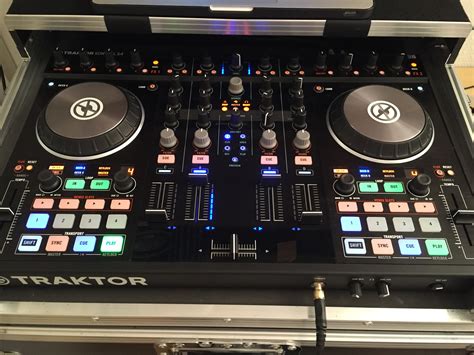 Native Instruments Traktor Kontrol S4 mk2 image (#950103) - Audiofanzine