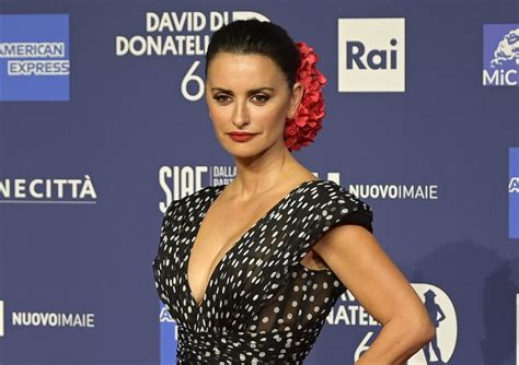 Espectacular Look Flamenco De Pen Lope Cruz En Los Premios Del Cine