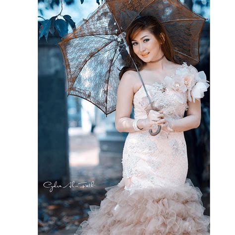 BABY MARGARETHA HOT TERBARU BEST SEKSI MODEL ZONA ARTIS LAGI