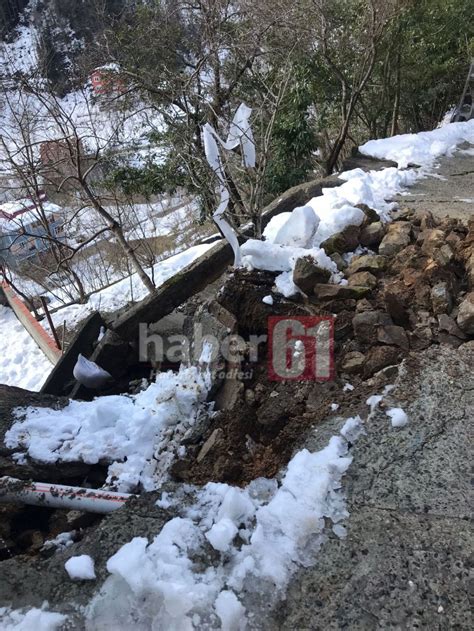 Trabzonda heyelan Yol kapandı evler boşaltılıyor Trabzon Haber