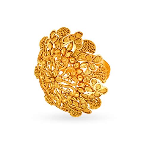 Buy Lavish 22 Karat Yellow Gold Floral Statement Ring At Best Price Tanishq Uae