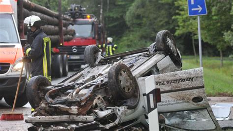 Frau Bei Unfall Schwer Verletzt