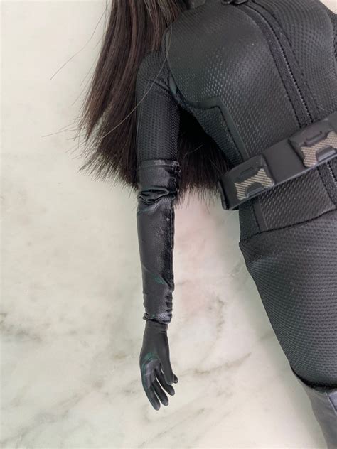 Selina Kyle Hot Toys Mms188 Hobbies Toys Toys Games On Carousell