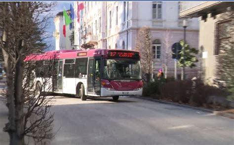 Trasporti pubblici biglietto rimborsato se lautobus è in ritardo