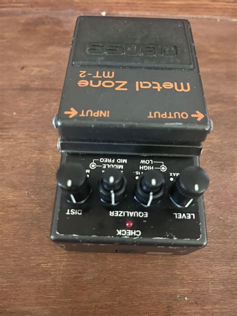 Boss Mt W Metal Zone Distortion Electric Guitar Effect Pedal Ebay