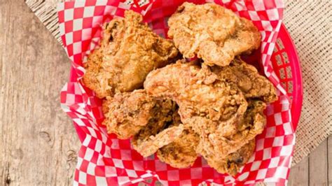 This Amish Buffet Has Some Of The Best Fried Chicken In All Of Florida