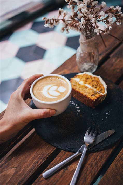 Latte And Cake Royalty Free Stock Photo