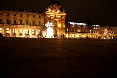 PARIS 2e: Louvre by Night