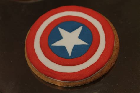 Captain America Shield Biscuit Mylene Carn At The Biscuiterie