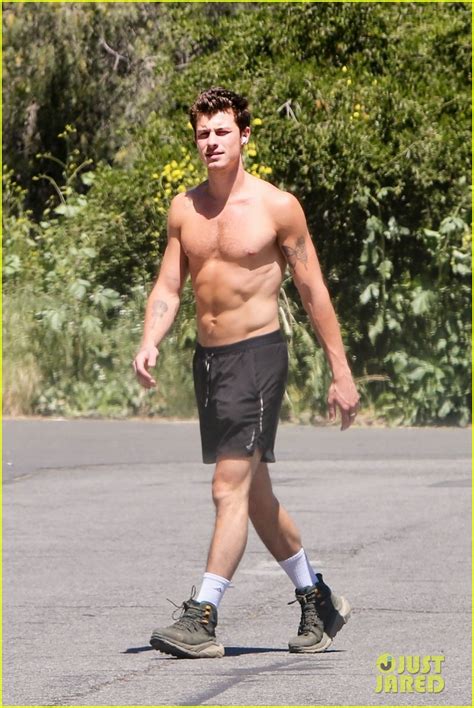 Shawn Mendes Kicks Off His Weekend With A Shirtless Hike In The