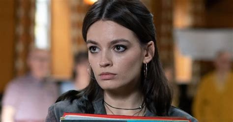 Xem phim Sex Education mà tôi bẽ bàng Cuối cùng cũng hiểu ra vì sao mình cứ chơi thân với ai