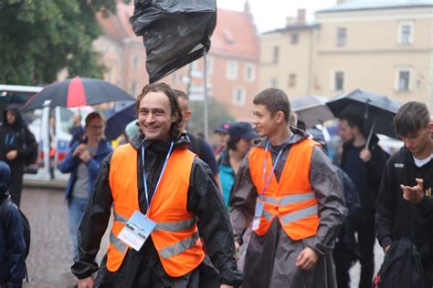 Rozpocz Cie Pieszej Pielgrzymki Krakowskiej Na Jasn G R