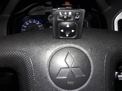 Блок управления зеркалами с подсветкой — Mitsubishi Pajero (3G), 3,2 л ...