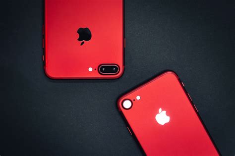 Apple PRODUCT(RED) iPhone 7 Closer Look | HYPEBEAST