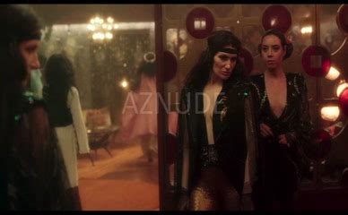 Kathryn Hahn Aubrey Plaza Lesbian Scene In Agatha All Along AZNude