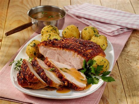 Bayerischer Schweinebraten Mit Bilder Kaufen Stockfood