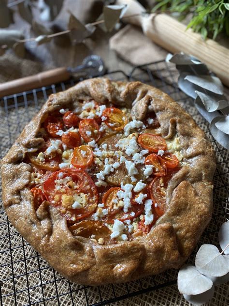 Galette Con Base Integral De Pesto Tomate Y Queso Feta Create