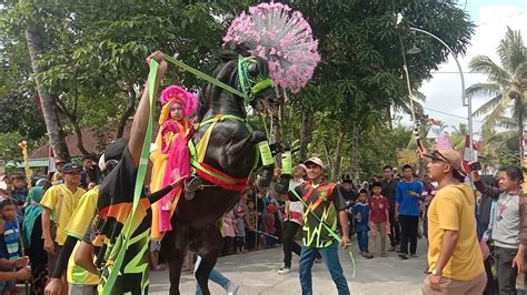 Arak Arakan Desa Girigondo Agustus Alang Alang Amba Girigondo