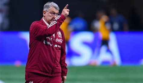 Captan al Tata Martino viendo el partido de Argentina aún con el