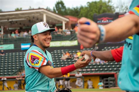 Frainyer Chavez Friday July 1 Hickory Crawdads Vs Greensb Flickr