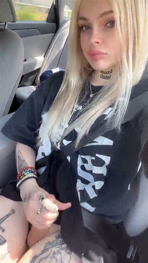 Who Is This Inked Blonde Tgirl Sirenpain Shemale Porn Namethatporn