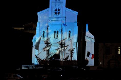 L Hermione Dans Le Son Et Lumi Re Sur L Glise De Port Vendres Autour De