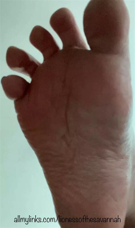 Do You Like This View Nudes Girlswithbarefeet Nude Pics Org