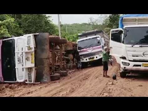 Truck Fuso The Great Sampai Tersiksa Akibat Truck Tumbang Dan Truck