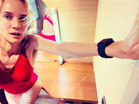 Diane Krugers Beach Trips Are So Fabulous See The Actress Rare Bikini Photos