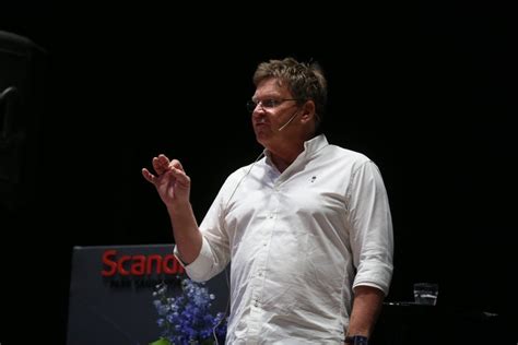 I B Ng N M B I Bi N N Na Uy B Ph T V Kh Ng Ch U Thi U V I B Bikini Ca S Pink Ngh