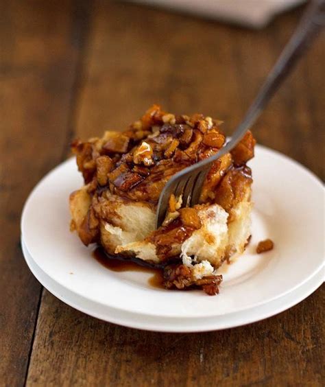 Caramel Rolls with Apples and Walnuts Recipe - Pinch of Yum