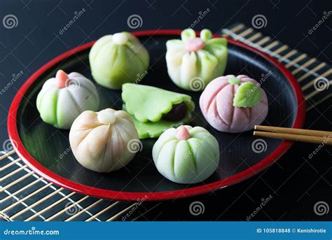 Wagashi Tradicional Japonés De La Confitería Foto de archivo Imagen