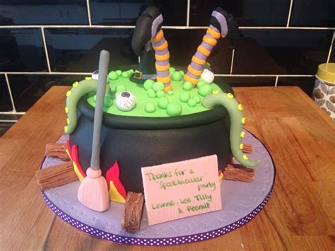 Halloween Cauldron Cake Cauldron Cake Daisy Cupcakes Cake