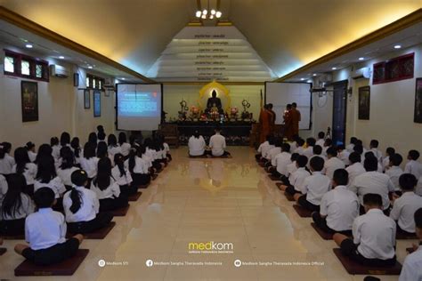 Perayaan Trisuci Waisak Di Sekolah Pu A Karya Kb Tk Sd