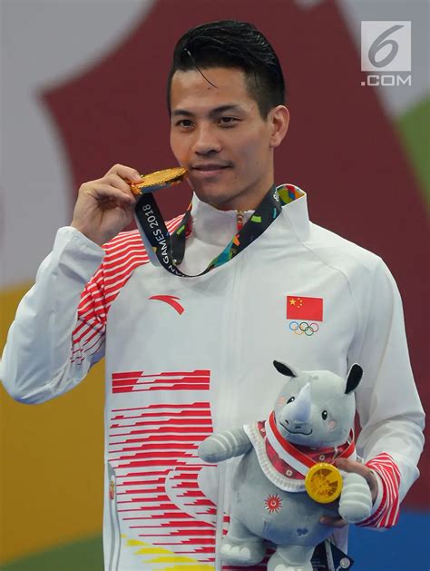 Foto Atlet China Sabet Medali Emas Wushu Asian Games Foto