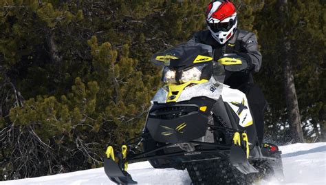 Better Snowmobile Choices - Snowmobile.com