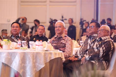 Ganjar Kumpul Dengan Puluhan Jenderal Purnawirawan Polri Ada Apa