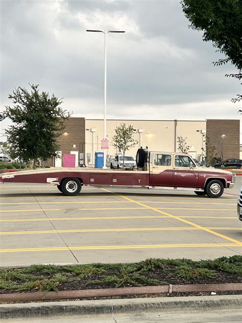 Saw this in a parking lot and had to get a pic. : r/ChevyTrucks