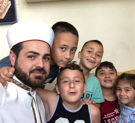 PORTRE CHPnin Arnavutköy adayı eski imam sloganı Bir oy imama