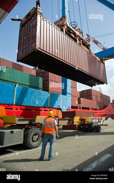 Unloading Shipping Container Hi Res Stock Photography And Images Alamy