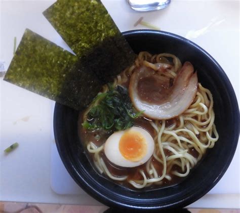 ローソン 家系総本山吉村家監修 横浜家系ラーメン コンビニ・スーパー・外食日記