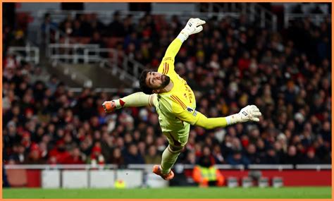 arsenals david raya praised  unbelievable save  brighton