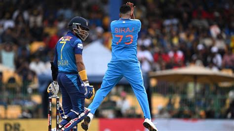 Siraj Sensationally Equals Sri Lanka Legend S 20 Year Old World Record