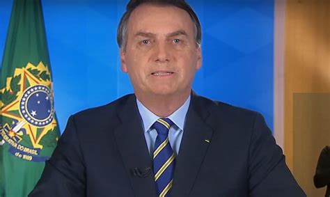 Bolsonaro é denunciado a tribunal internacional por estimular contágio