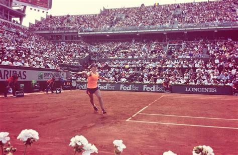 Wimbledon Simona Halep Makes It To Th Round