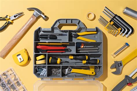 How To Put Together a Toolkit for a New Homeowner | The Family Handyman