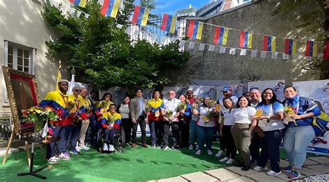 Venezuela Rinde Homenaje Al Libertador Sim N Bol Var En Los