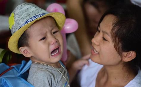 幼儿园孩子也有社交恐惧症？家长了解这些，孩子的性格关键在这里 社交恐惧症 家长 幼儿园 新浪新闻