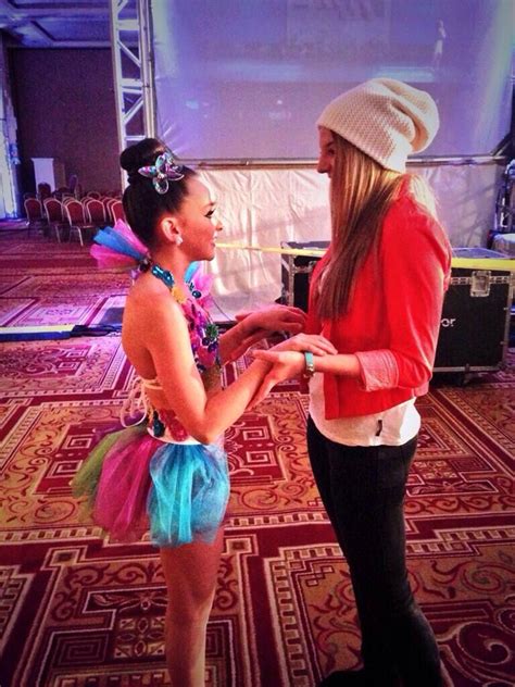 Ryleigh Giving Kendall A Pep Talk Dance Moms Girls Kendall Vertes Dance Moms