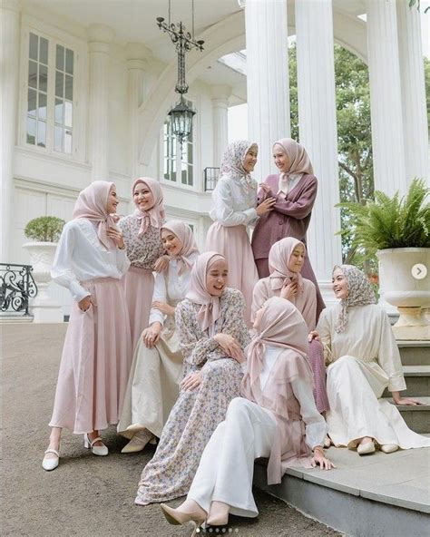 Ide Pose Foto Keluarga Saat Lebaran Pinterest